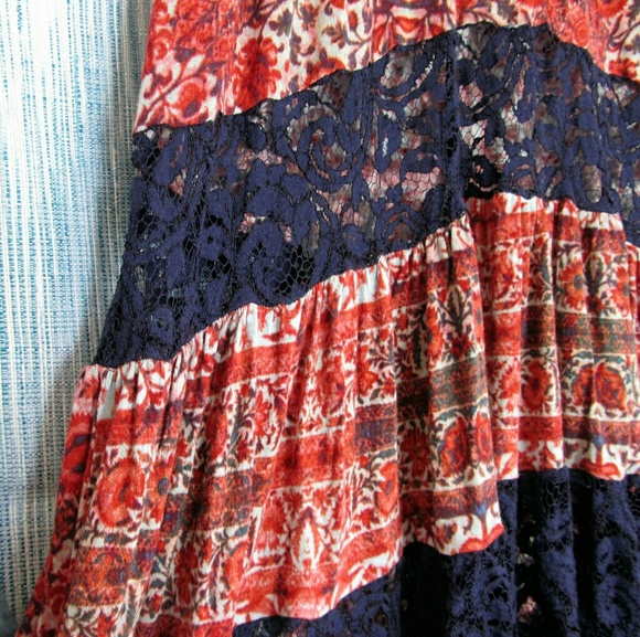 UO Ecote lace block maxi skirt - Picture 5 of 7